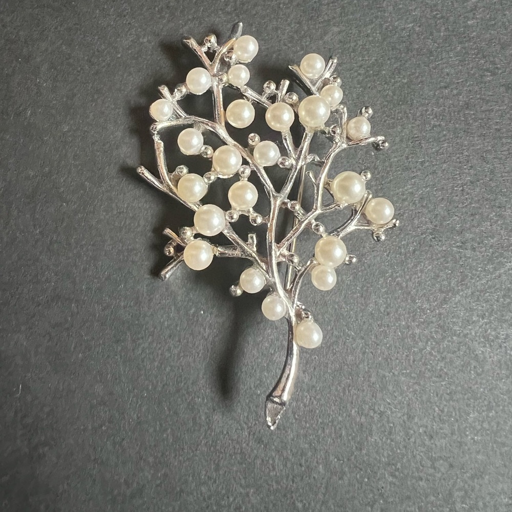 Vintage Brooch Tree Design With Faux Pearls